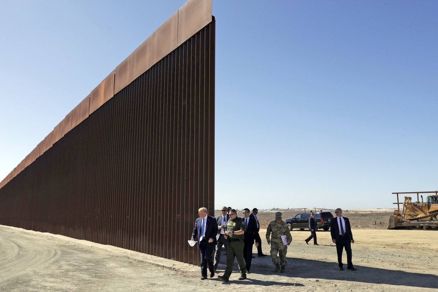 Get Inspired: Creative Ideas For Border Wall Design That Will Blow Your Mind!